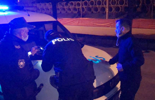 Kısıtlamayı ihlal etti ceza yazan polise söyledikleri şaşırttı
