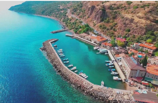 Assos afet bölgesi ilan edildi Behram kale yolu ve tüm oteller 500 gün kapalı