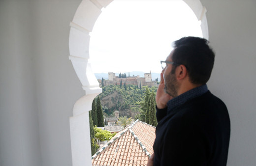 İspanya'da ezan, minareden yüksek sesle sadece Granada'daki Ulu Cami'nde okunuyor