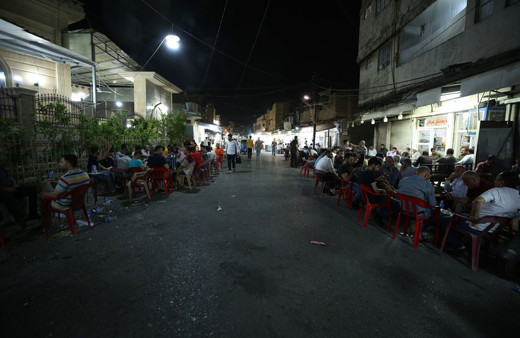 Bu mahallede toplu iftar ve sahur yemeği serbest! Dükkanlar sahura kadar açık