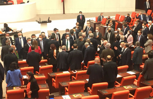 TBMM'de tansiyonu yükselten tartışma