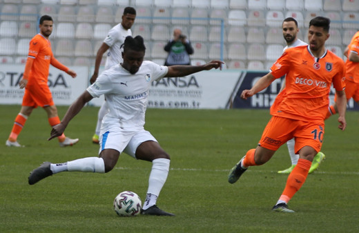 Başakşehir konuk olduğu BB Erzurumspor'u ateşe attı