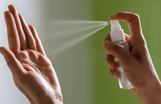 İran, koronavirüse karşı sprey geliştirdi! Havada yakalayıp yok ediyor