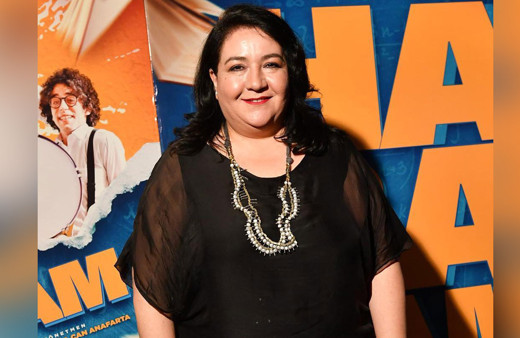 50 yaşındaki Hülya Duyar kıvrak dans videosuyla alkış topladı