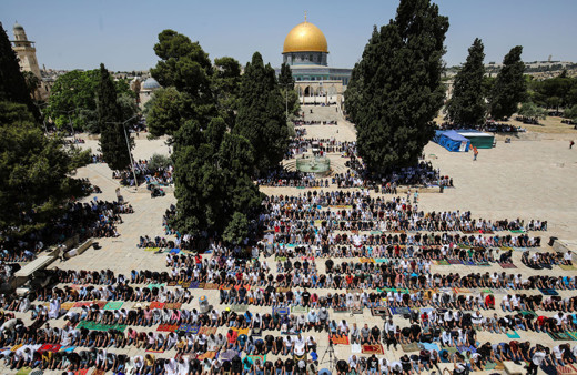 Mescid-i Aksa'da ramazan ayının üçüncü cumasına 60 bin kişi katıldı