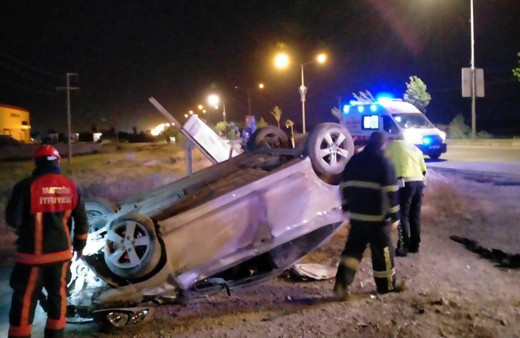 Mardin'de feci kaza! Direksiyon hakimiyetini kaybedip takla attı: Yaralılar var
