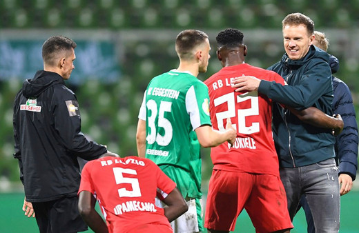 Almanya Kupası'nda ilk finalist belli oldu