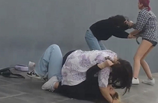 İzmir'de sosyal medya fenomeni olmak için genç kızları öldüresiye dövdüler