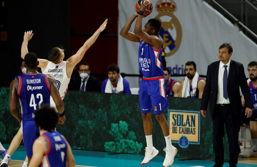 Anadolu Efes-Real Madrid kapışmasında son raund