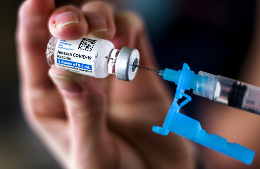 Danimarka'dan Johnshon and Johnson'ı aşılama programından çıkarma kararı