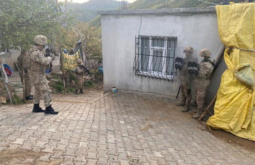 Bitlis merkezli 4 ilde PKK operasyonu! 9 şüpheli gözaltına alındı