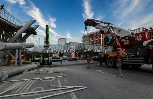 Kullanım ömrünü tamamladı! Büyükçekmece'deki TÜYAP Üst Geçidi kaldırıldı