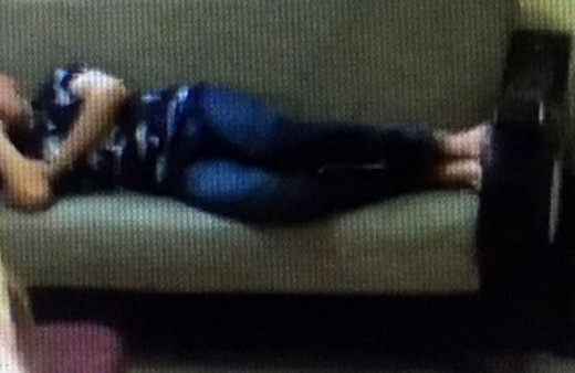 Adana'da kumar baskınında güldüren anlar polisi görünce...