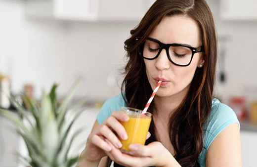 Meyve suyu kilo yapar mı? Taze sıkılmış olsa bile...