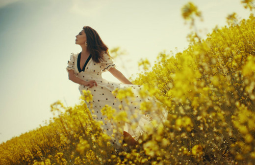 Ebru Yaşar zirveye yerleşti 2021 düğünlerinin şarkısı 'Ben Bilmem'