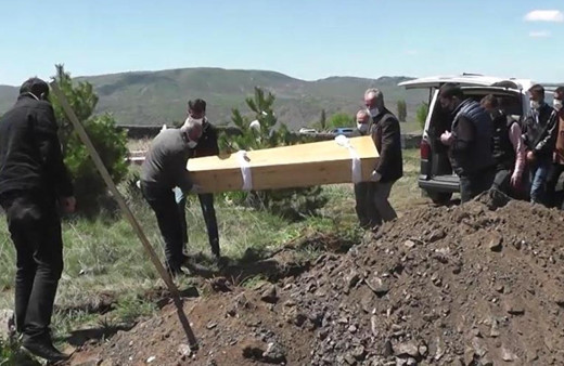 Tokat'ta keneyi kendisi çıkararak hata yaptı! Talihsiz çiftçi tabutla toprağa verildi