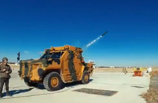 TSK için yeni roketatar sistemi tek sette 12 roket ateşliyor