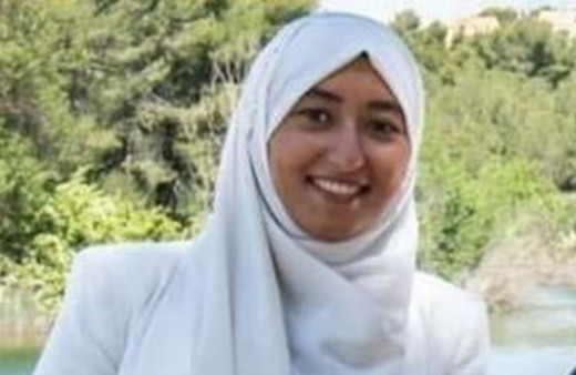 Macron'dan başörtü düşmanlığı! Partisinin başörtülü adayı listeden çıkarılıyor