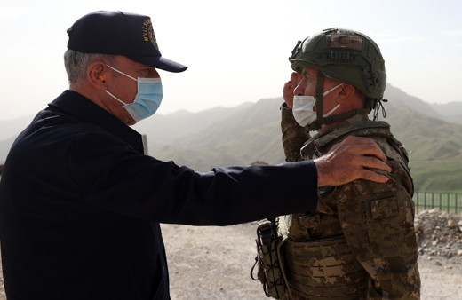 Hulusi Akar'dan Yunanistan'a tepki: Haritaya baksınlar kim yayılmacı?