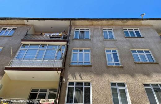 Ankara'da dördüncü kattan düşen 5 yaşındaki kız çocuğu öldü