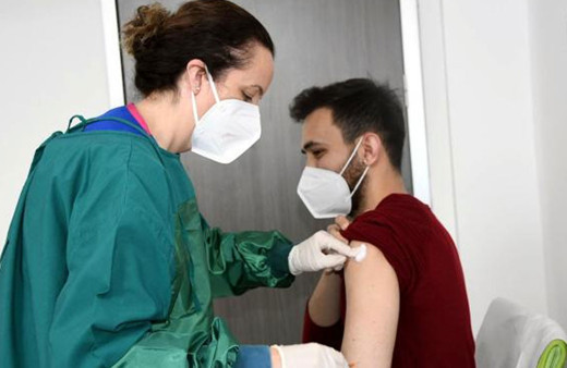 AB sınırlarını tamamen aşılanan ziyaretçilere açma kararı aldı