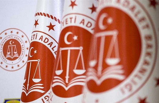 İş yerinde kurduğu çilingir sofrası pahalıya mal oldu