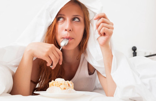 Pandemide herkes kilo aldı! Beslenmenizden bir öğün atın