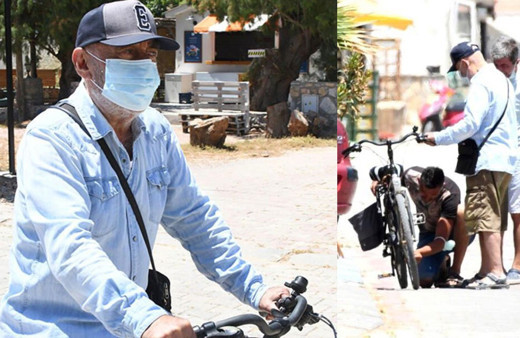 Şener Şen bakın nerede kameralara takıldı bisikleti bozulunca da esnaf yetişti