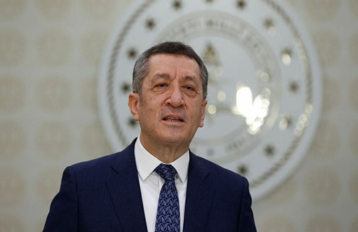 Bakan Ziya Selçuk'tan tercih yapacak gençlere destek