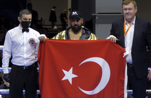 Türk boksör Serdar Avcı, nakavt ile dünya şampiyonu