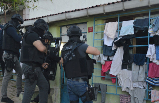 İstanbul’da DEAŞ’a şafak baskını! 10 ilçede 20 adrese eş zamanlı operasyon