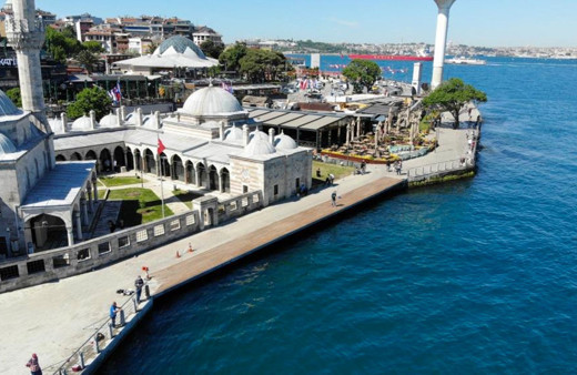 Üsküdar'da ki Şemsi Ahmet Paşa Camii önüne yaya yolu projesi havadan görüntülendi
