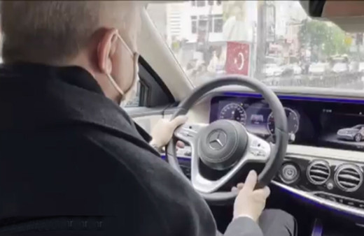 Fahrettin Altun Cumhurbaşkanı Erdoğan'ın otomobil kullandığı görüntüleri paylaştı