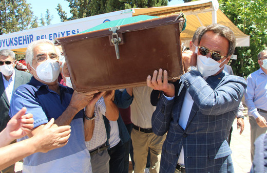 101 yaşında vefat eden Saide Zorlu toprağa verildi! Ahmet Nazif Zorlu ne dedi?