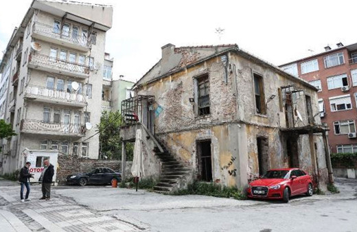 Türk edebiyatının usta ismi Cenap Şahabettin'in evi otopark oldu