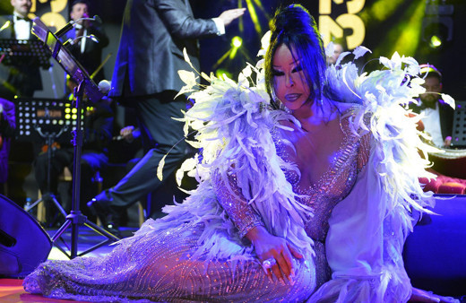 İsrail'den iki korumayla getirildi Bülent Ersoy'un yüzüklerinin fiyatına inanamayacaksınız