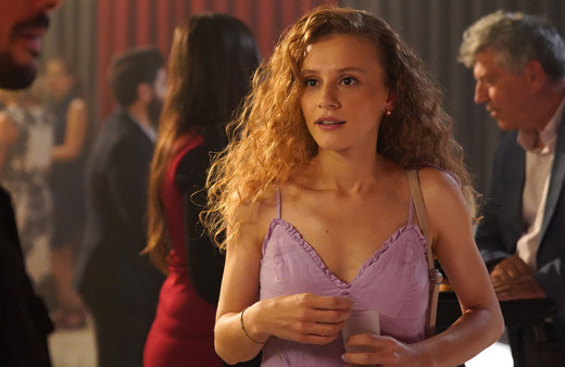 Menajerimi Ara'nın başrolü Ahsen Eroğlu bikinili pozlarıyla şaşırttı böyle paylaştı