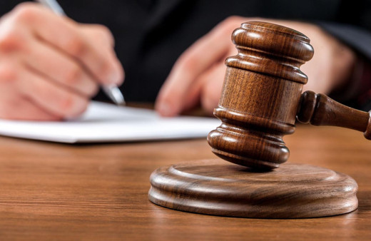 Kayseri'de 'erkek adama hesap sorulmaz' deyip eşine yumruk atan kocaya para cezası