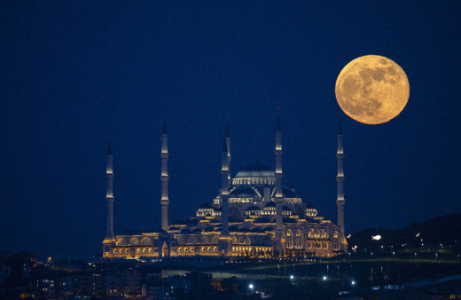 Türkiye'den kartpostallık Süper Ay manzaraları