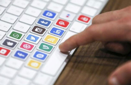 +18'lik bilirkişi görevi! Sosyal medyada uygunsuz görüntüleri olan kadın kimin karısı?