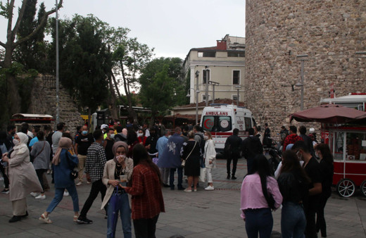 İstanbul Galata Kulesi'nden düşen 20 yaşındaki kadın hayatını kaybetti