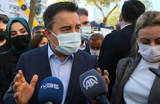 İzmir'de vatandaştan Ali Babacan’a “Davanı sattın” tepkisi!