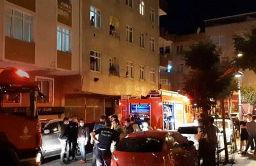 Zeytinburnu'nda çıkan yangında hastaneye kaldırılan yaşlı adam hayatını kaybetti