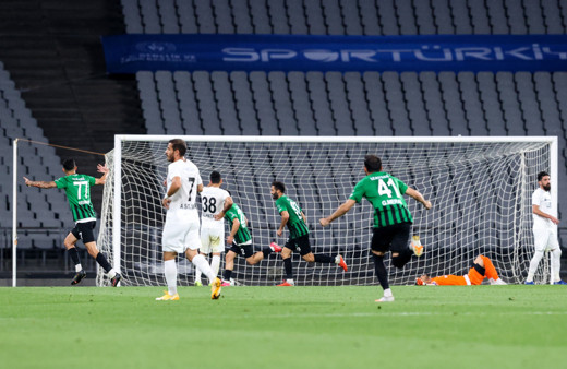 TFF 1. Lig'e yükselen son takım Sakaryaspor'u farklı yenen Kocaelispor oldu