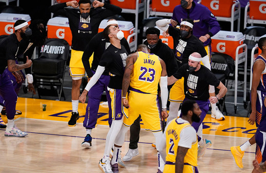 Los Angeles Lakers seride öne geçti!