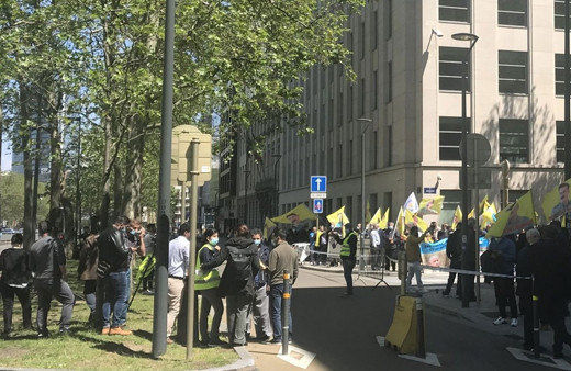 PKK sempatizanları, Türkiye'nin düzenlediği operasyonlar için eylem yaptı