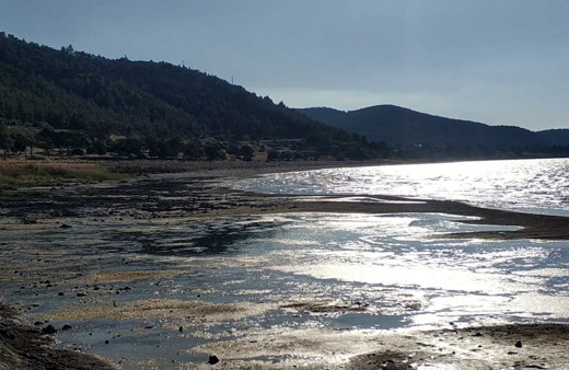 Bakanlıktan, Salda Gölü kıyısındaki renk değişikliği iddialarına ilişkin açıklama