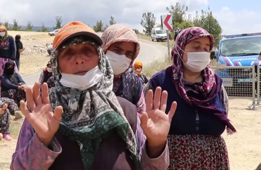 Denizli Valisi eylemci çiftçilerle görüştü