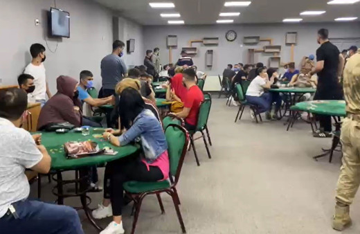 İzmir'de jandarmadan kumar baskını: 213 bin lira ceza