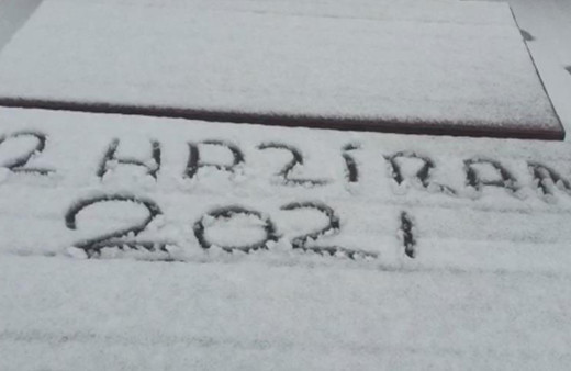 Bursa Uludağ'da Haziran ayında kar sürprizi! Kar yağışının kalınlığı 5 santimetreye ulaştı